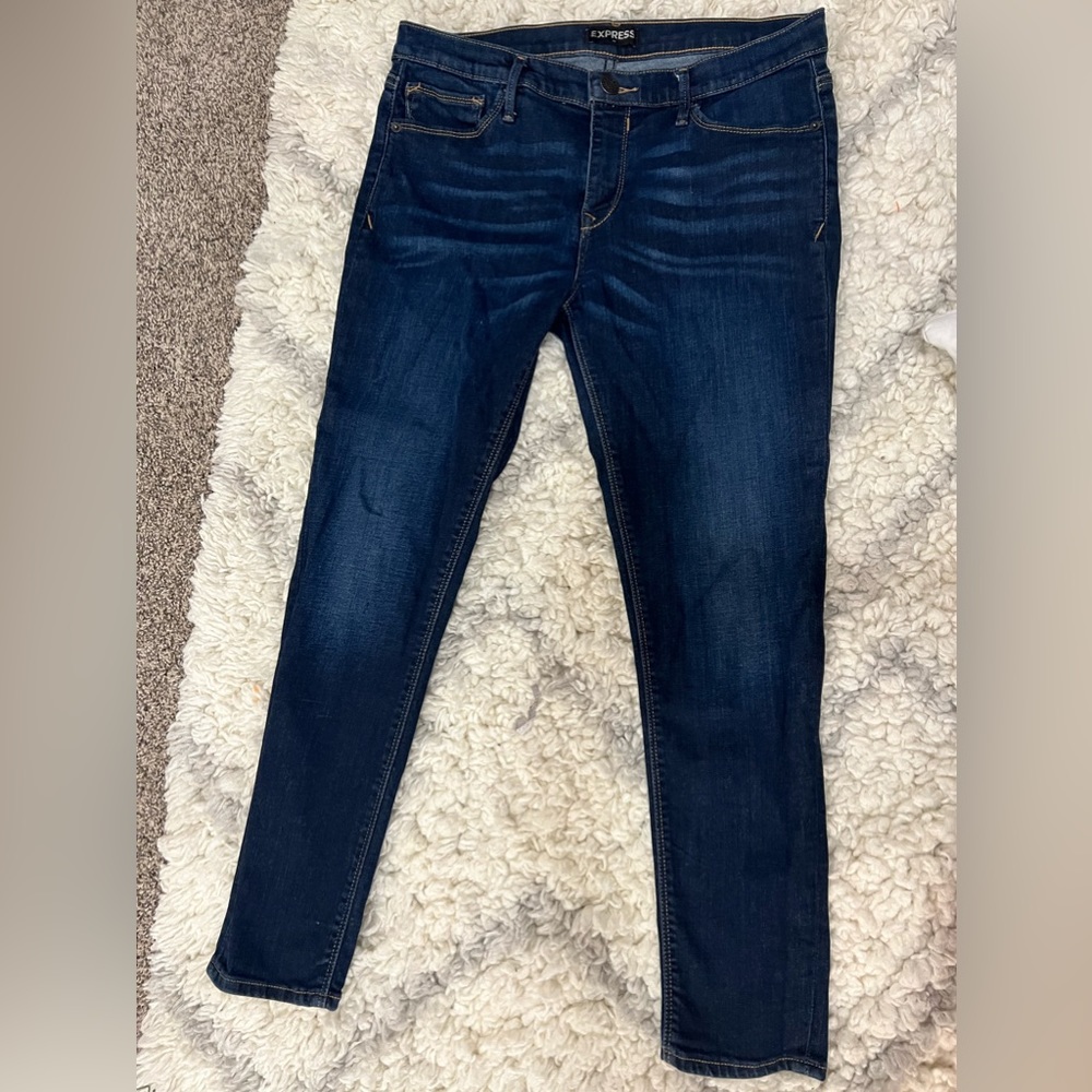 Worn once in perfect condition the color has not faded whatsoever